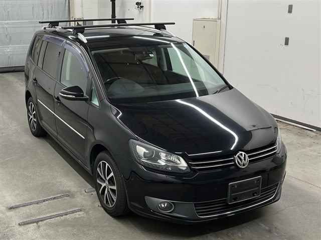 35004 Volkswagen Golf touran 1TCTH 2013 г. (MIRIVE Saitama)